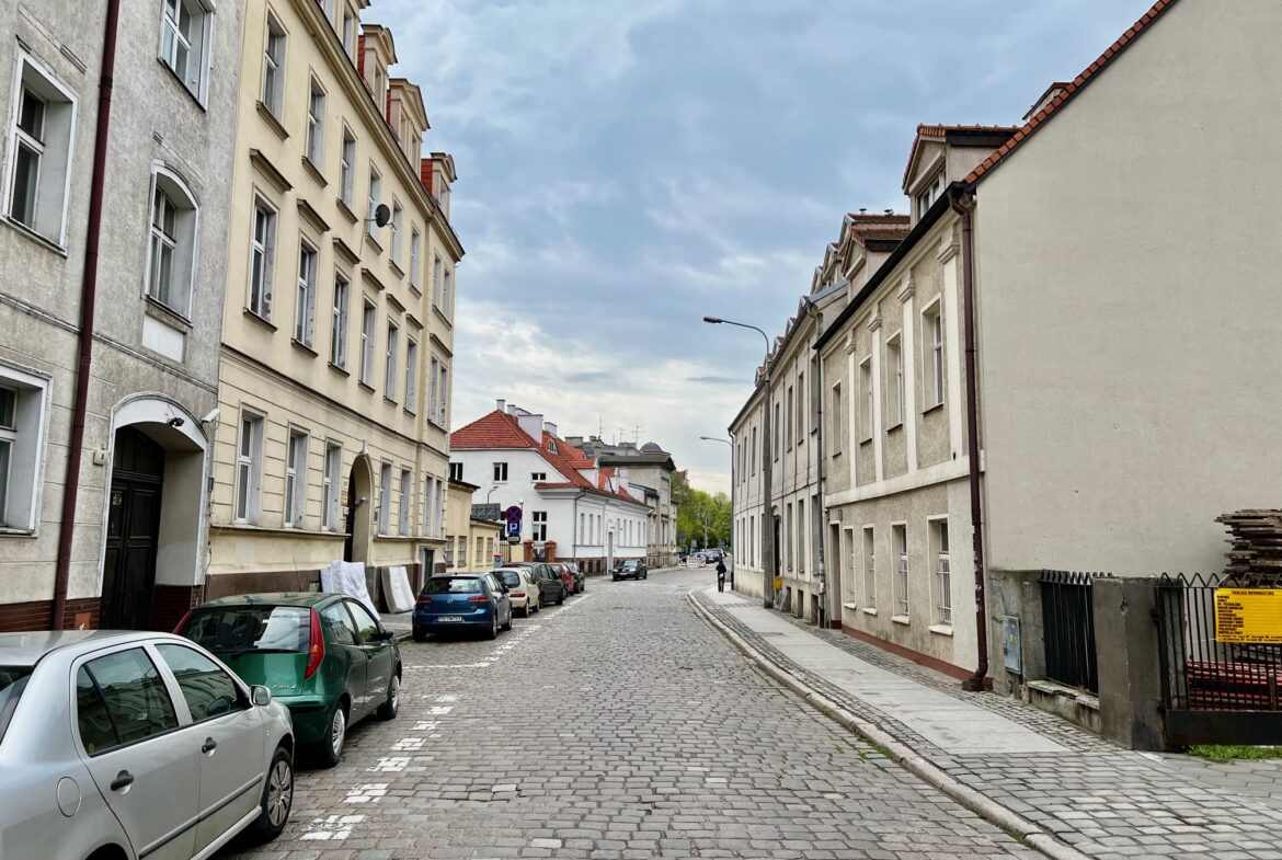 ŚCISŁE CENTRUM – GROBLA | komfortowe mieszkanie na poddaszu