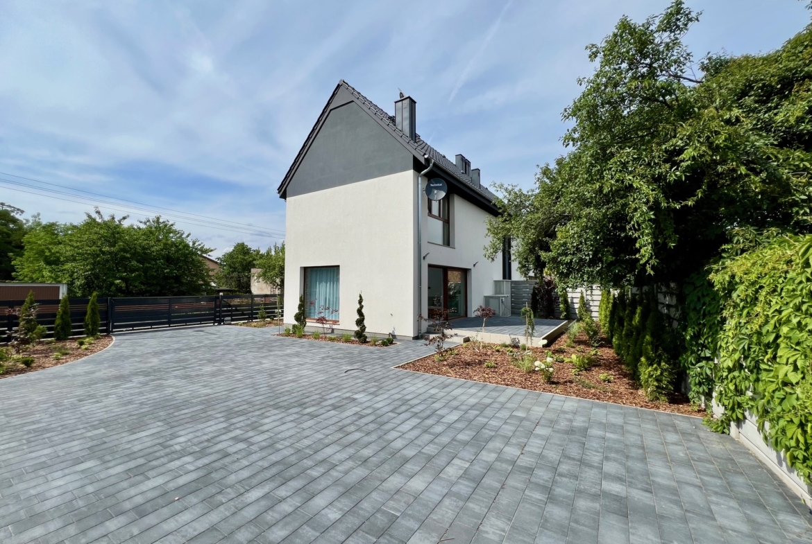 NOWY WYKOŃCZONY DOM | STANDARD PREMIUM | DUŻA DZIAŁKA | GARAŻ 36 M2