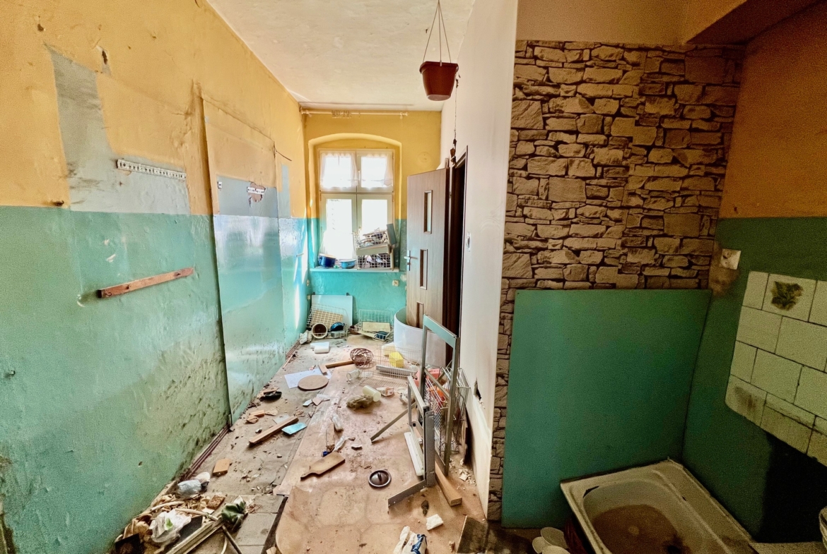 JEŻYCE – Żurawia | REWITALIZOWANA KAMIENICA | Mieszkanie do remontu